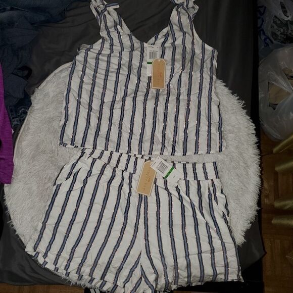 Copper key 2 piece shorts And Blouse Set Striped Sz Large NWT - Picture 11 of 11